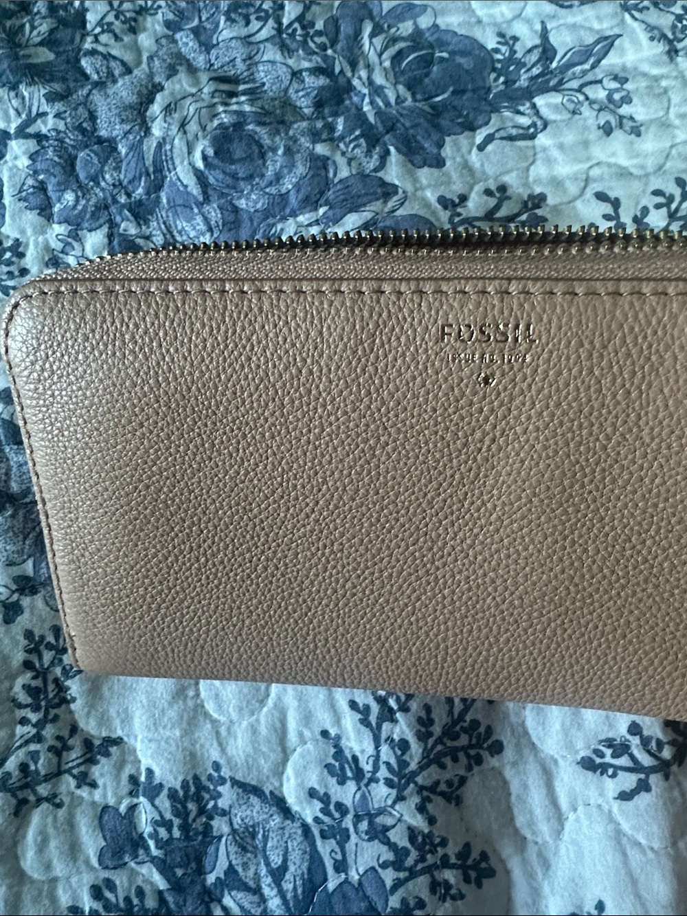 Fossil Leather Zip-Around Wallet